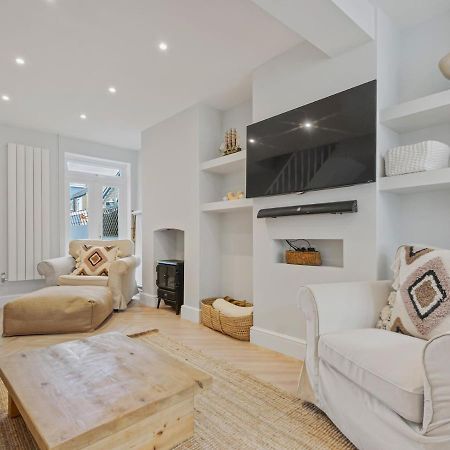 וויטסטייבל Pass The Keys 3 Bed Scandi Heaven Minutes From The Beach מראה חיצוני תמונה