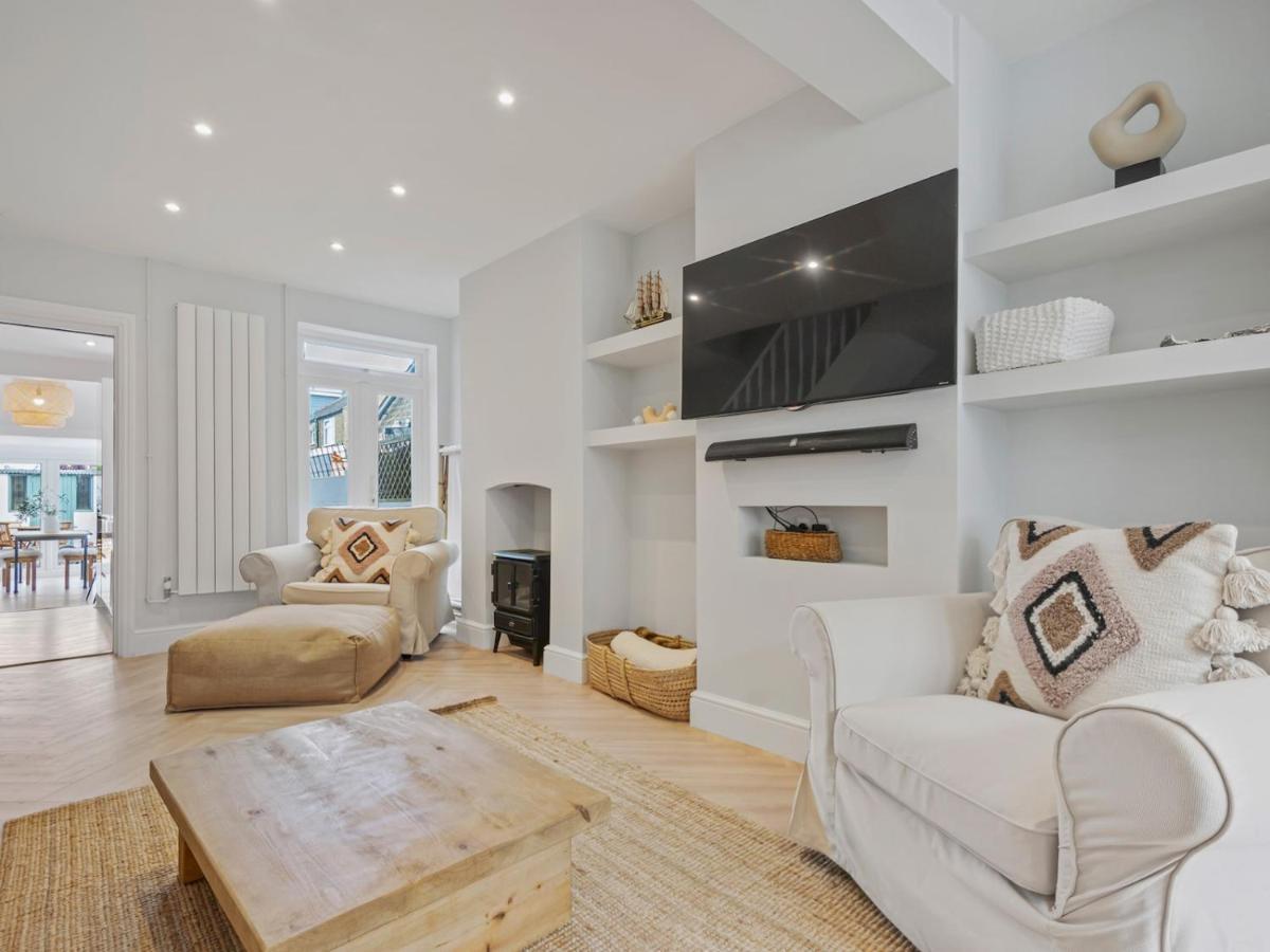 וויטסטייבל Pass The Keys 3 Bed Scandi Heaven Minutes From The Beach מראה חיצוני תמונה